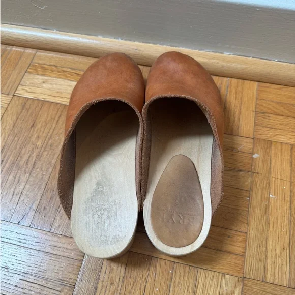 Bryr Worker Clog in Natural Size 36 - Picture 2 of 7